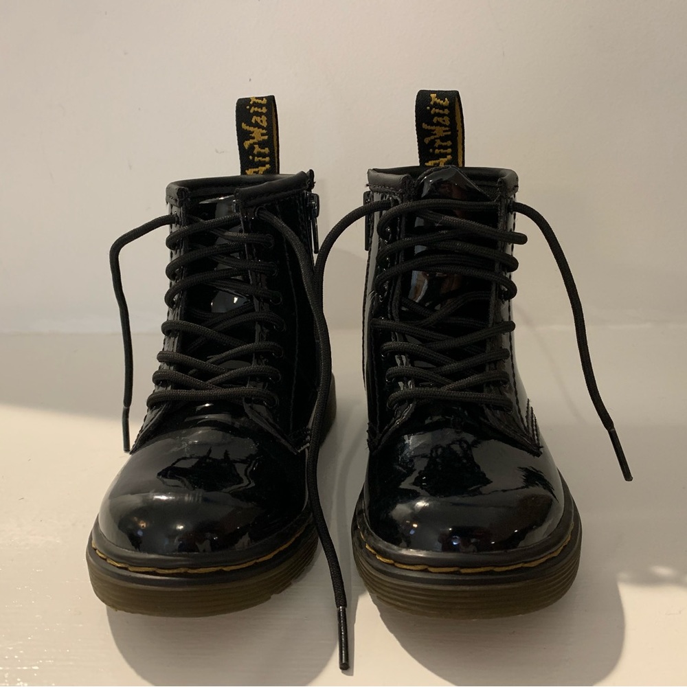 Dr. Martins Air wait